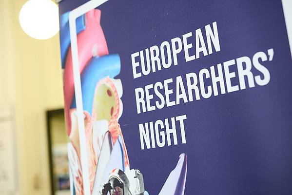 Bild einer Flagge, auf der European Researchers' Night zu lesen ist