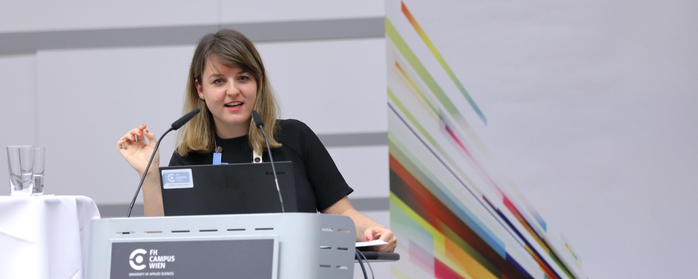 Frederike Kaltheuner bei den Zukunftsgesprächen